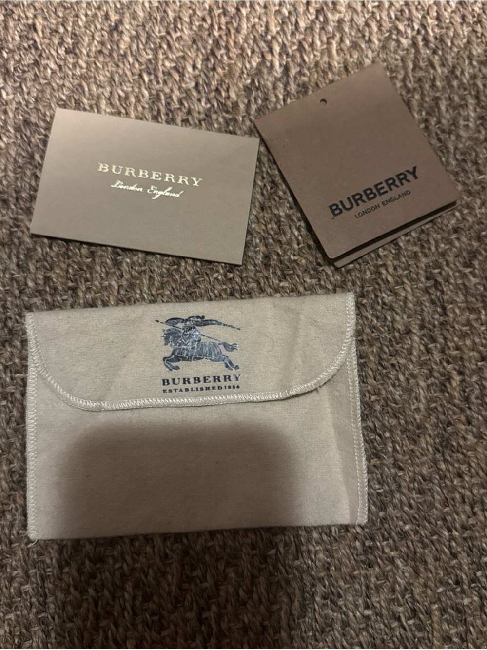 Burberry Men's Beige wallet  dust bag Pouch with Tags